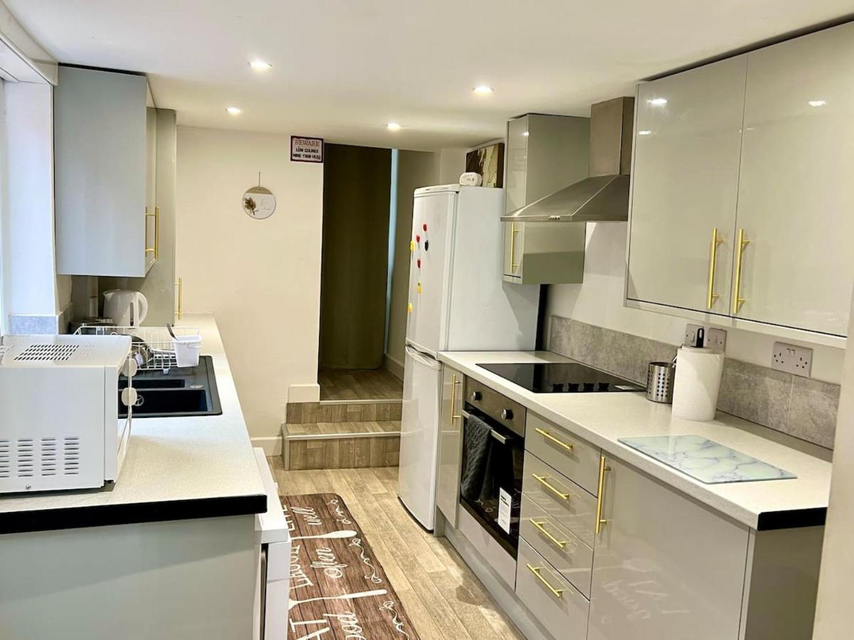 4 Bedroom Terrace House ويلينغبوره المظهر الخارجي الصورة