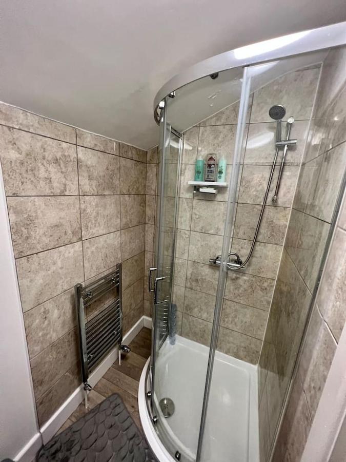 4 Bedroom Terrace House ويلينغبوره المظهر الخارجي الصورة